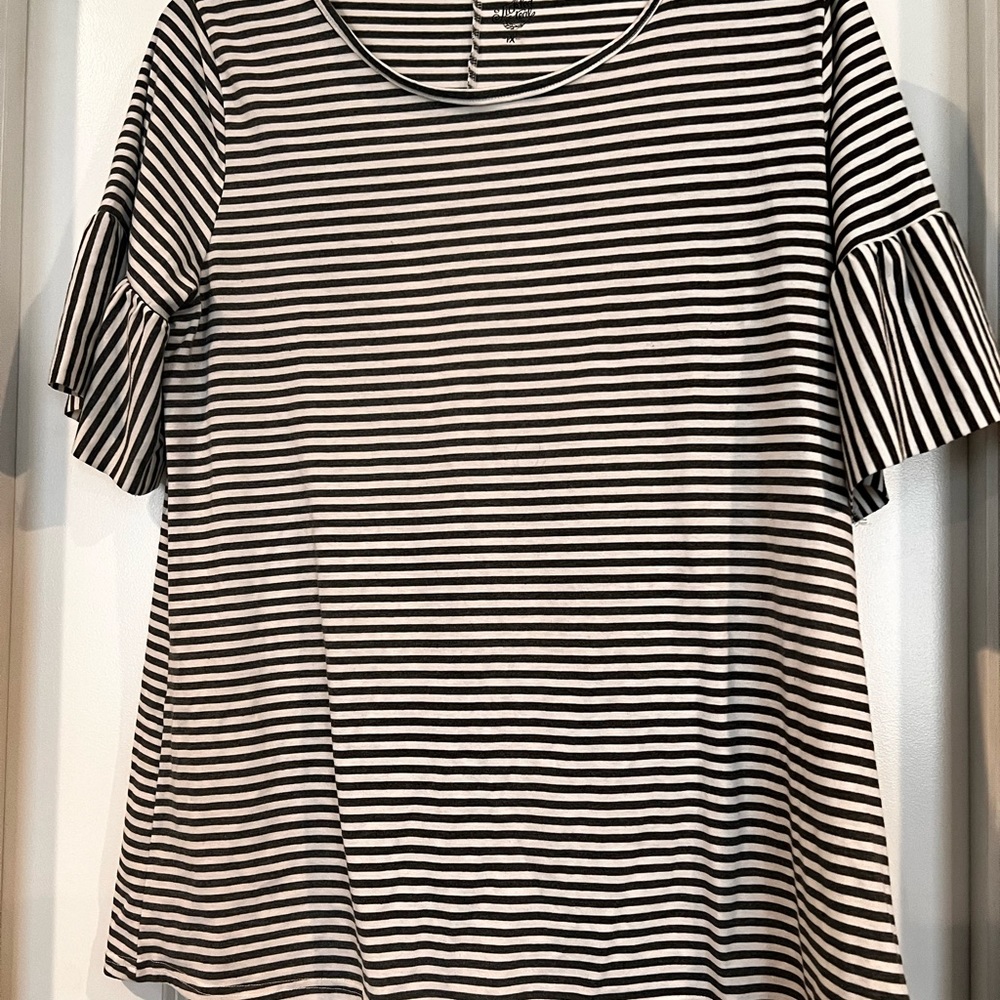 Cute comfy striped Shirt with flared half sleeves 1x